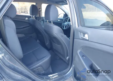 2021 Hyundai Tucson Value z USA, uszkodzony, nr VIN KM8J3CA40MU361639